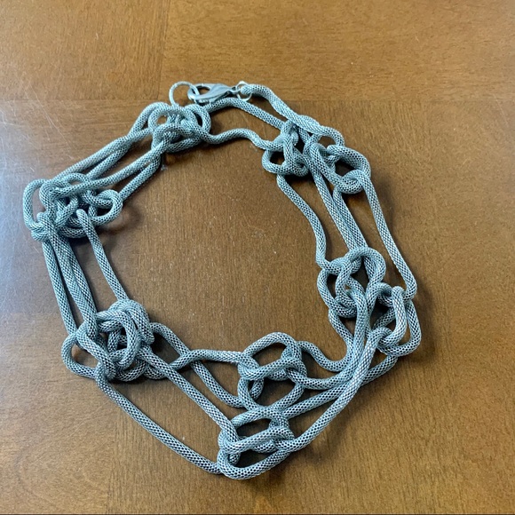 3/15 💚 Statement Necklace | Mesh Silver Chainlink - Picture 2 of 3